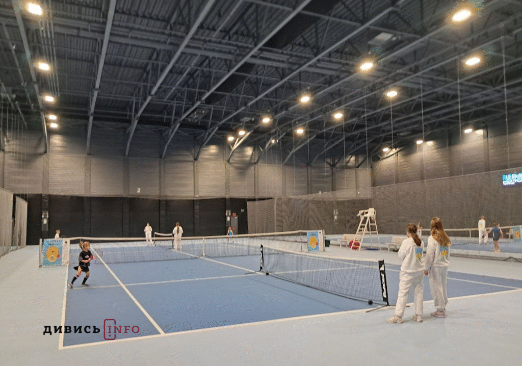 Понад 100 учасників зі всієї України: у Львові триває дитячий фестиваль тенісу «Левеня» (фото) - 5