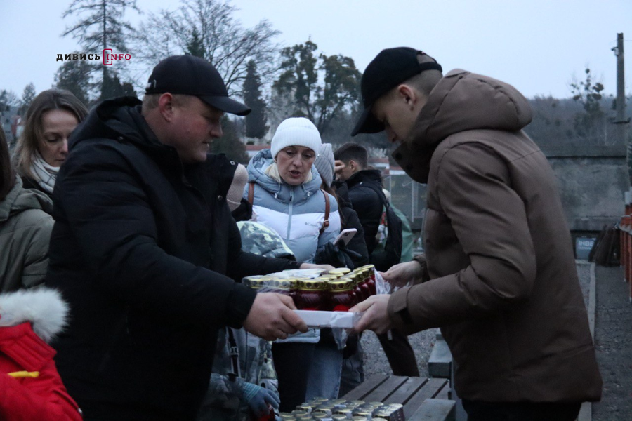 Львівські пластуни передали Вифлеємський Вогонь Миру (фото) - 13