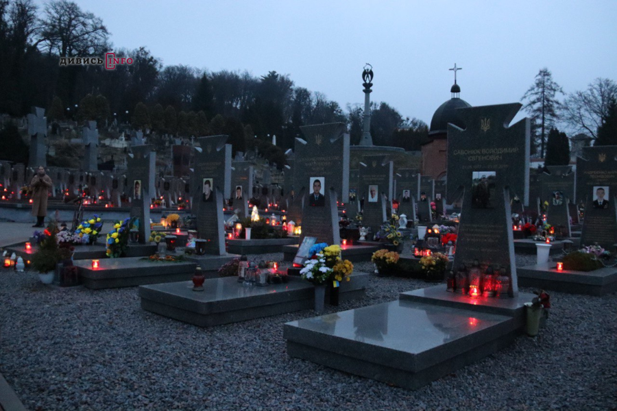 Львівські пластуни передали Вифлеємський Вогонь Миру (фото) - 17