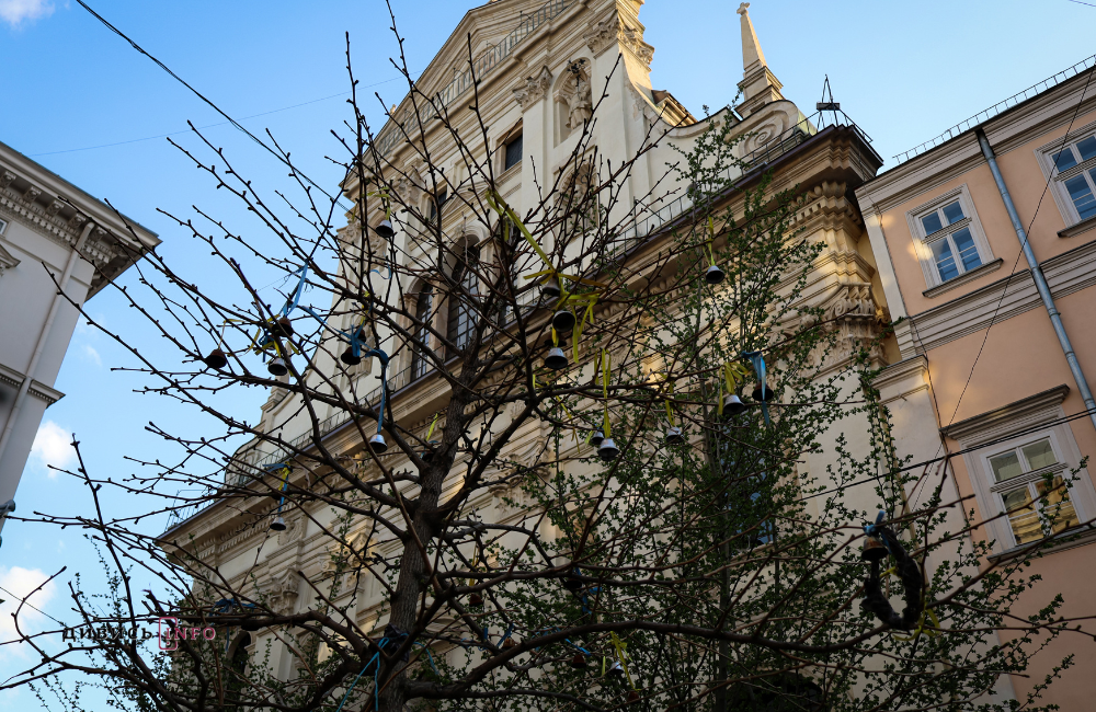Розклад святкових богослужінь у львівських храмах на Різдво - 1