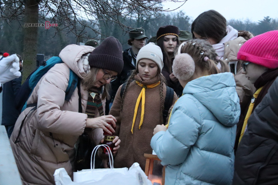 Львівські пластуни передали Вифлеємський Вогонь Миру (фото) - 6