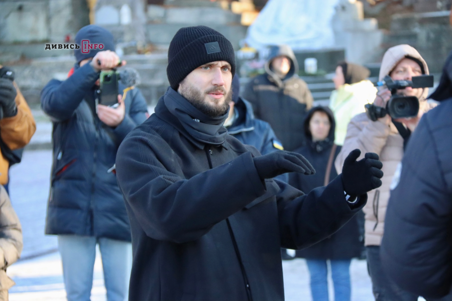 На Різдво у Львові хор «Гомін» співав скорботні колядки (фото/відео) - 9