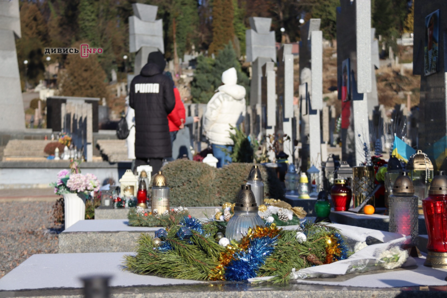 На Різдво у Львові хор «Гомін» співав скорботні колядки (фото/відео) - 11