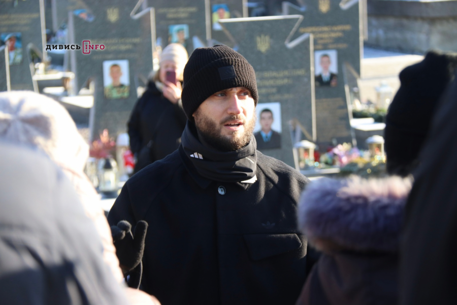 На Різдво у Львові хор «Гомін» співав скорботні колядки (фото/відео) - 13