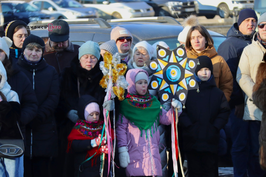 На Різдво у Львові хор «Гомін» співав скорботні колядки (фото/відео) - 18