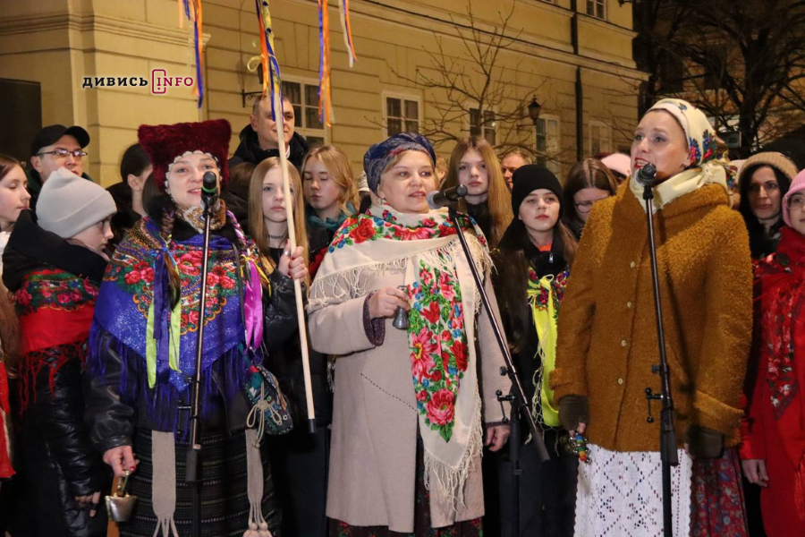 У Львові відкрили різдвяну шопку: як це було (фото) - 10