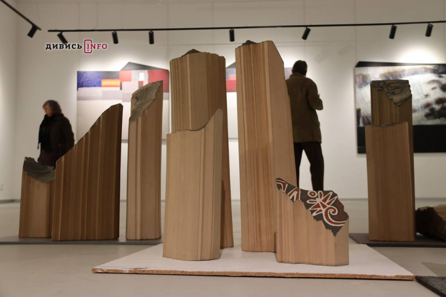 У Львові показали 150 робіт сучасних українських митців (фоторепортаж) - 14