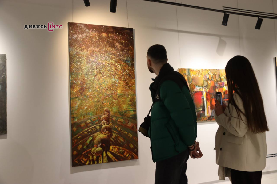У Львові показали 150 робіт сучасних українських митців (фоторепортаж) - 17