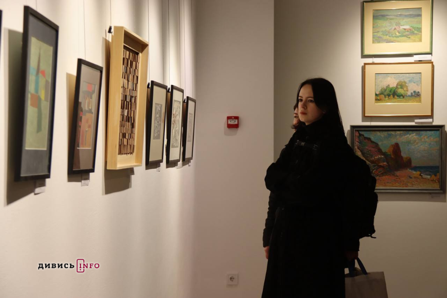 У Львові показали 150 робіт сучасних українських митців (фоторепортаж) - 3