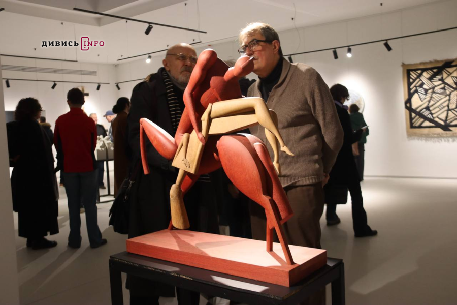 У Львові показали 150 робіт сучасних українських митців (фоторепортаж) - 20