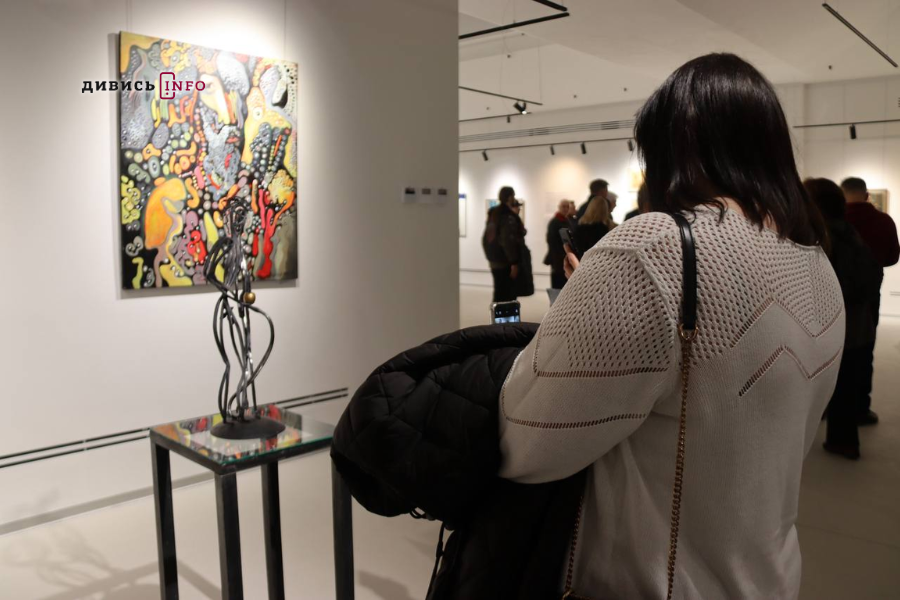 У Львові показали 150 робіт сучасних українських митців (фоторепортаж) - 21