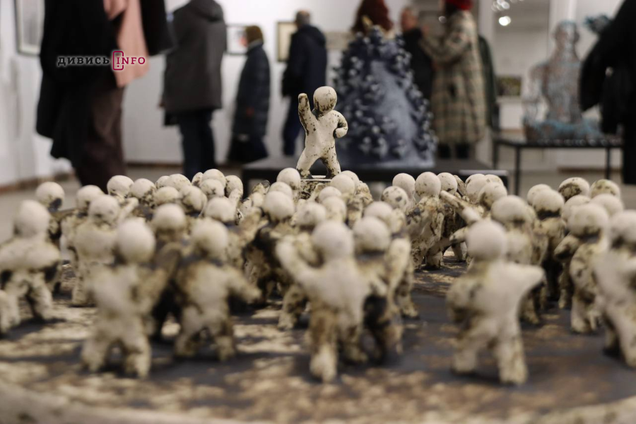 У Львові показали 150 робіт сучасних українських митців (фоторепортаж) - 26