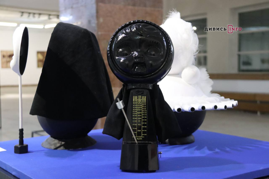 У Львові показали 150 робіт сучасних українських митців (фоторепортаж) - 7