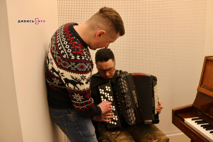 Ветерани у Львові тепер зможуть займатись музикою (фото) - 8
