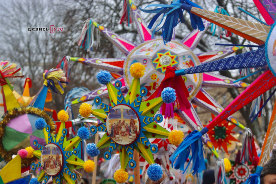 Сотні людей у Львові пройшлися зі звіздами та колядою (фото/відео) - 19