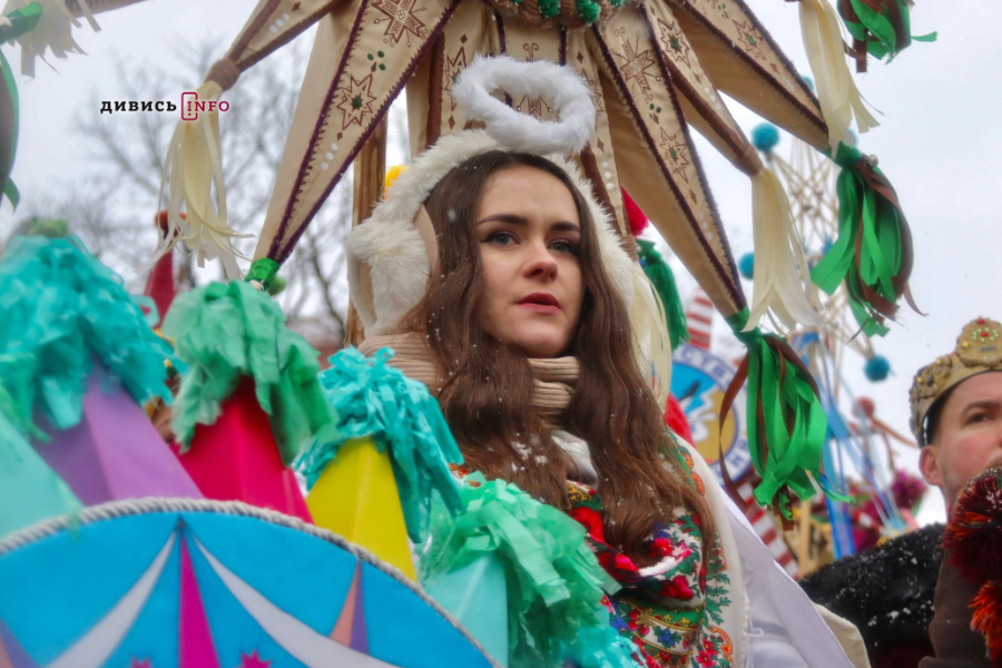 Сотні людей у Львові пройшлися зі звіздами та колядою (фото/відео) - 20