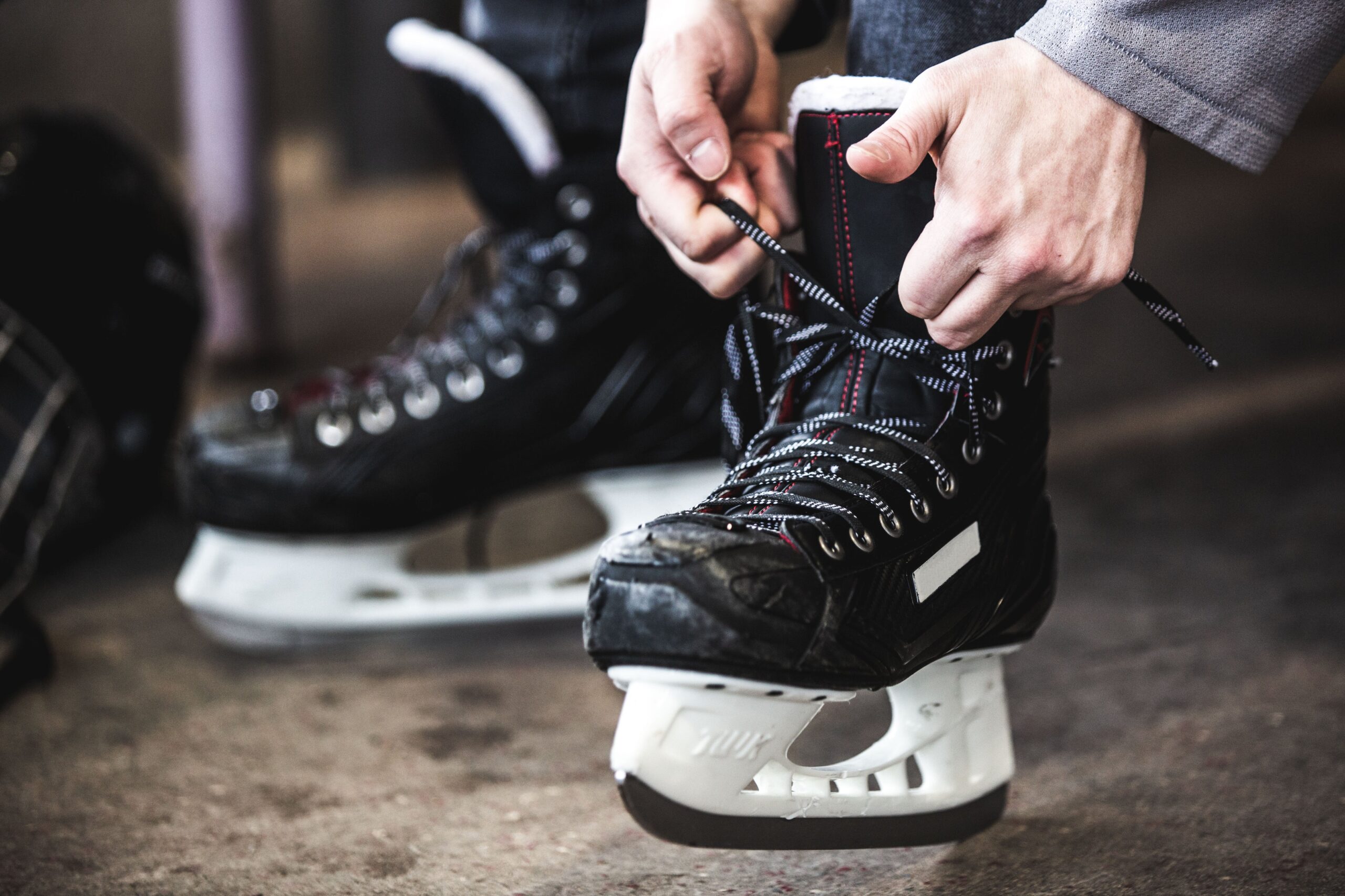 how-to-tie-skates-101