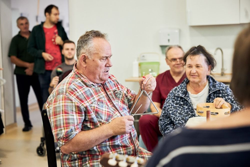 «Люди тягнуться до неї»: що таке музикотерапія і як вона працює з ветеранами - 11