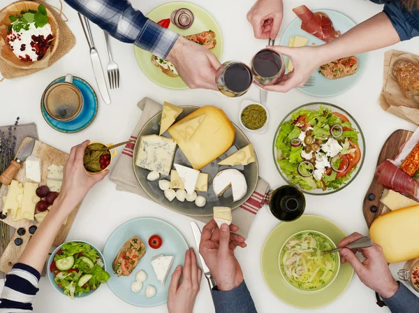 Як не переїдати на різдвяні свята — поради нутриціологині - 11