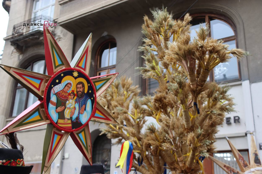 Комуністична крадіжка, Або чому різдвяна ялинка стала новорічною - 24