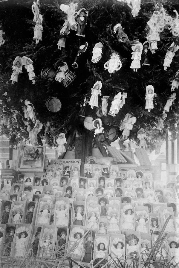 Комуністична крадіжка, Або чому різдвяна ялинка стала новорічною - 34