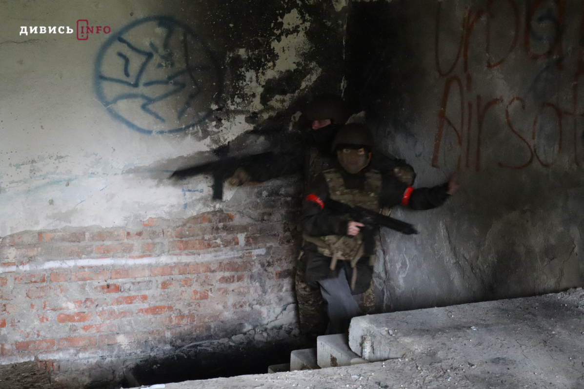 Усе по-справжньому, або Як журналістки ІА Дивись.info брали участь в навчаннях, наближених до бойових дій