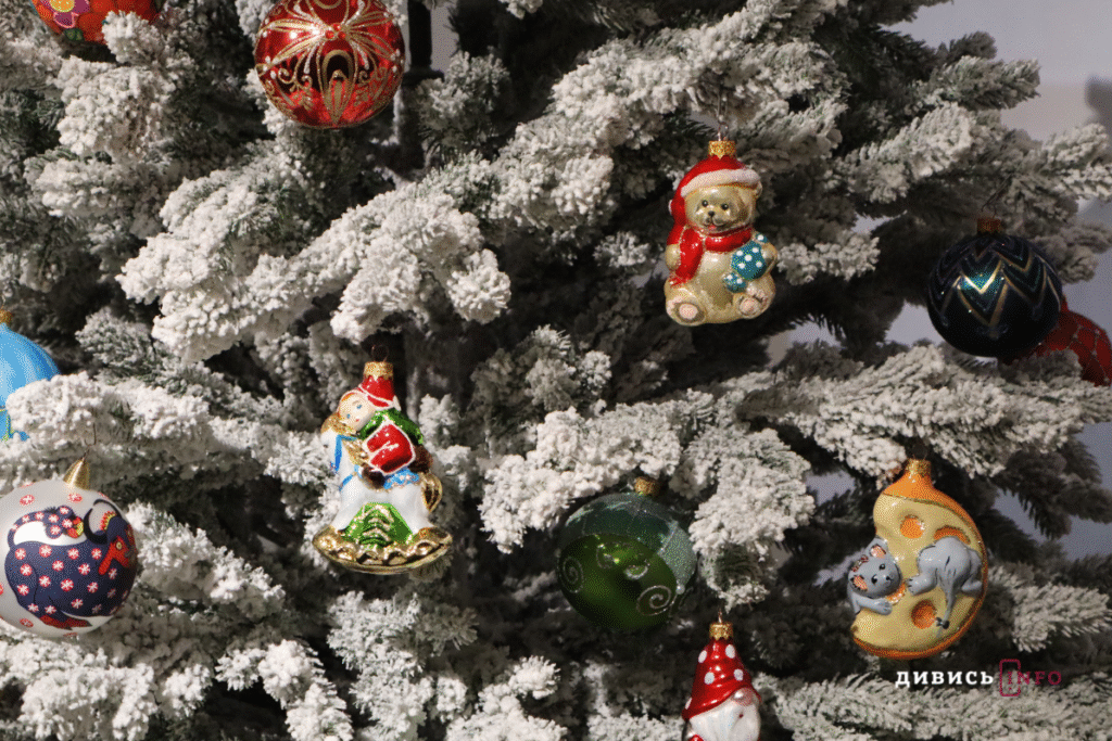 Якими прикрасами львів'яни оздоблювали різдвяні ялинки від давнини до сучасності (фото) - 14
