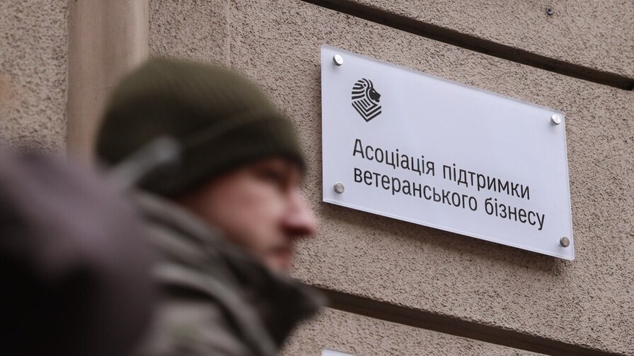 photo5368291559444516361y-7f985019