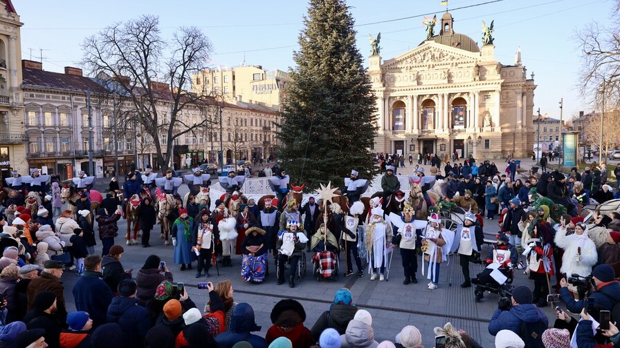 У Львові відбувся вертеп за участю акторів Театру Незламних і ветеранів - 12