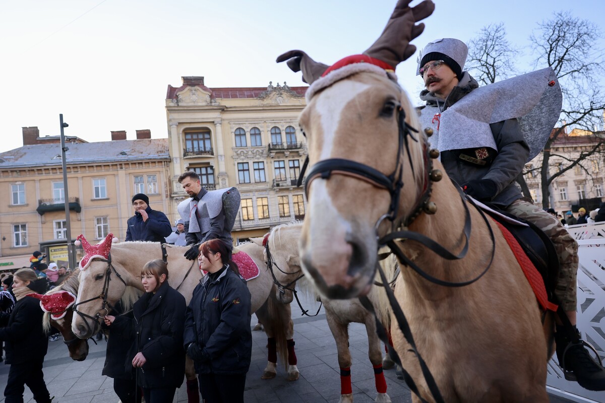 У Львові відбувся вертеп за участю акторів Театру Незламних і ветеранів - 11