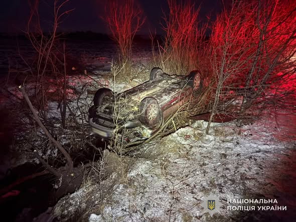 На Львівщині перекинувся Volkswagen Tiguan: травмована пасажирка - 1