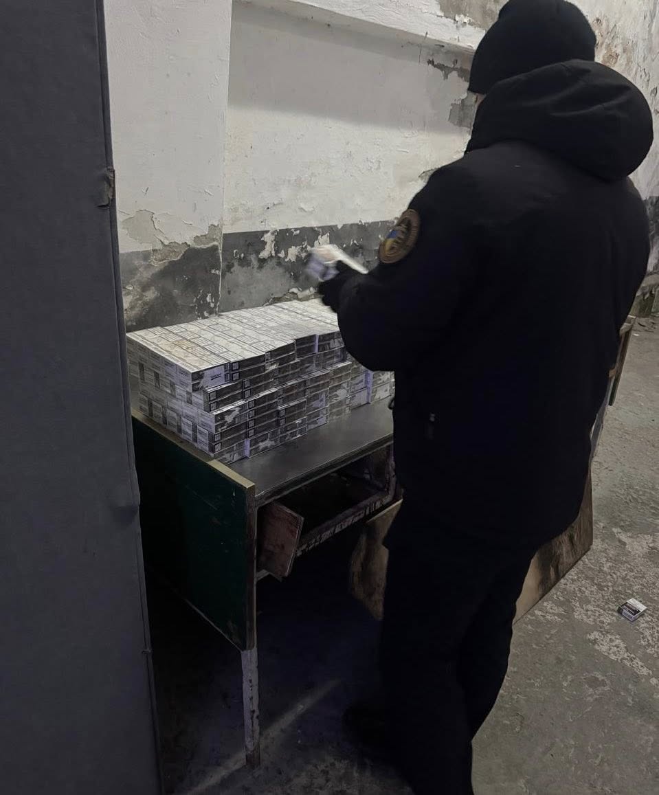 На кордоні з Польщею виявили понад тисячу пачок прихованих сигарет - 3