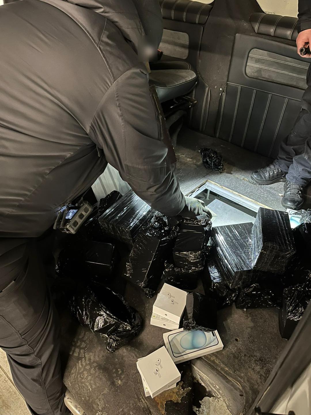 Львівські прикордонники зірвали масштабну спробу контрабанди - 1