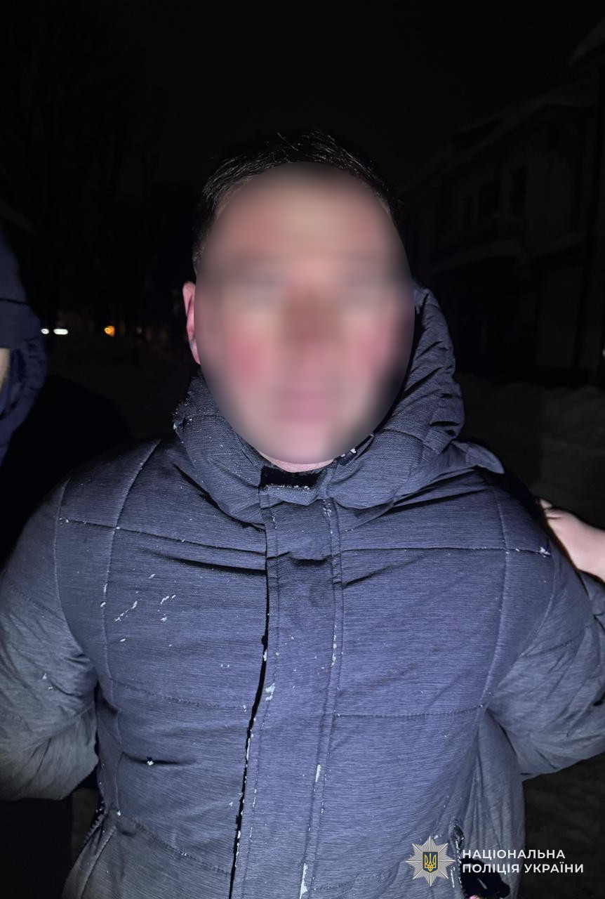 У Бродах затримали підозрюваного у збуті наркотиків та незаконному поводженні зі зброєю - 4