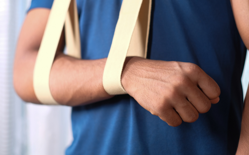 Як вберегтися від падінь під час ожеледиці та уникнути обмороження взимку — львівський травматолог - 1