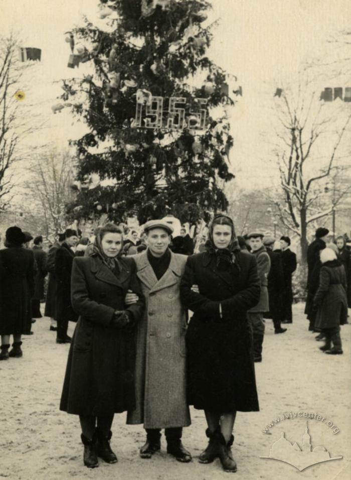 Яким був зимовий Львів у минулому столітті: добірка світлин - 25