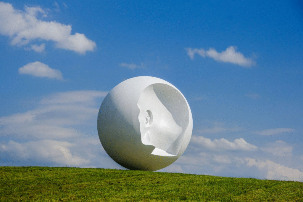 Сучасні скульптури, криївка УПА та солеварня: куди поїхати на Львівщині - 1