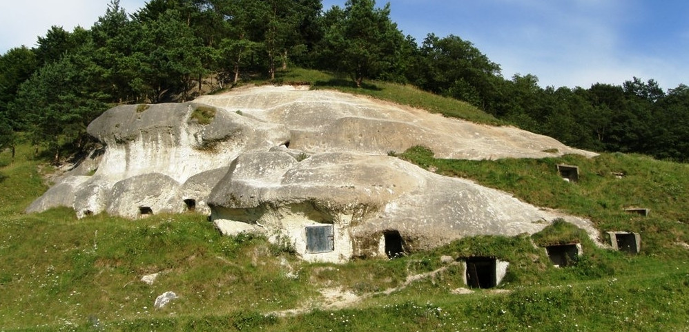 Сучасні скульптури, криївка УПА та солеварня: куди поїхати на Львівщині - 10