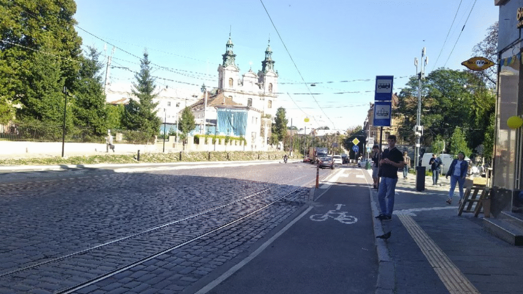 Що не так з ремонтом доріг у Львові та які реконструкції вулиць є найочікуванішими цього року - 21