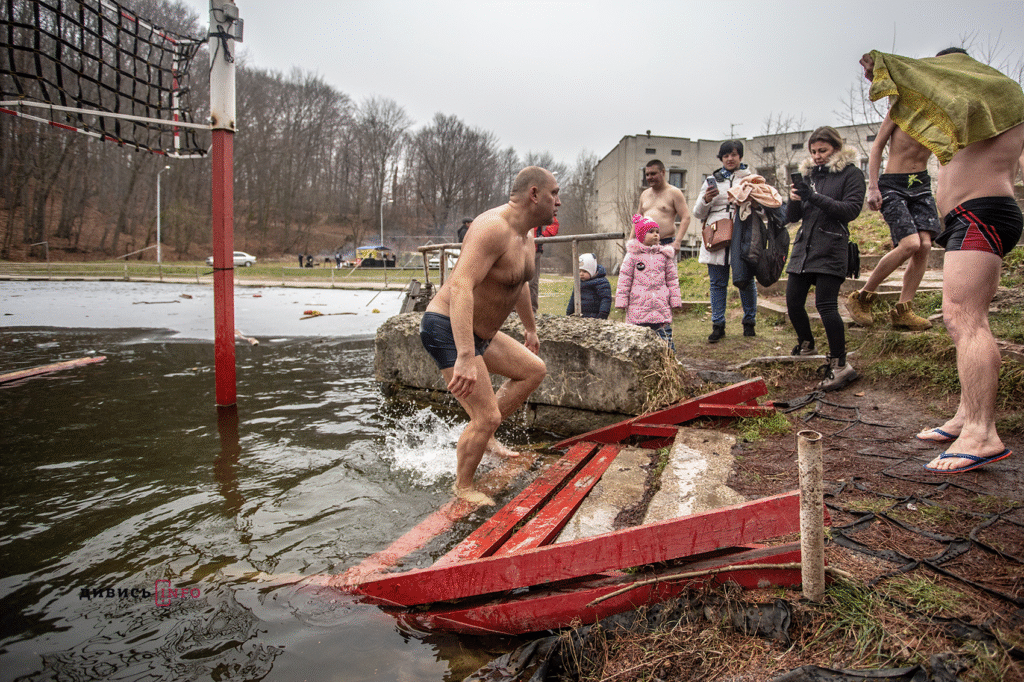 «Вода могла зцілювати недуги»: чому купалися на Водохреща і чому це не лише російська традиція - 7