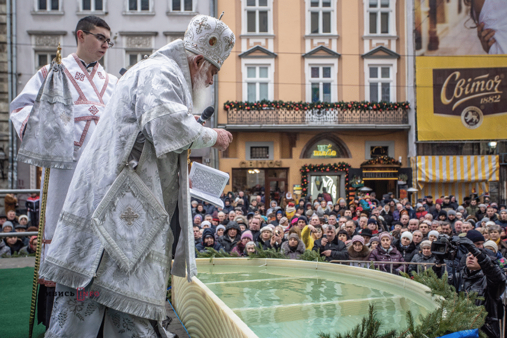 «Вода могла зцілювати недуги»: чому купалися на Водохреща і чому це не лише російська традиція - 12