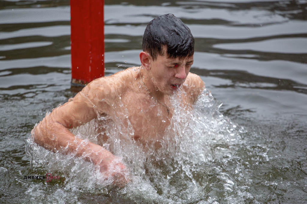 «Вода могла зцілювати недуги»: чому купалися на Водохреща і чому це не лише російська традиція - 13