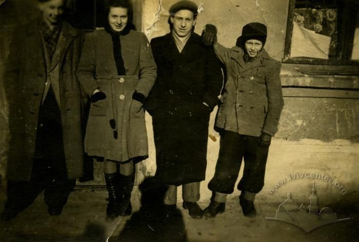 Яким був зимовий Львів у минулому столітті: добірка світлин - 21