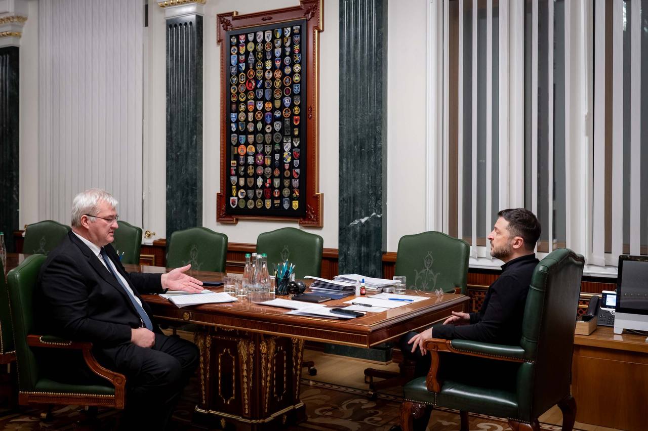 photo_5395637689232593352_y