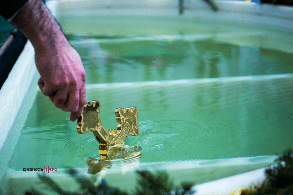 «Вода могла зцілювати недуги»: чому купалися на Водохреща і чому це не лише російська традиція - 18