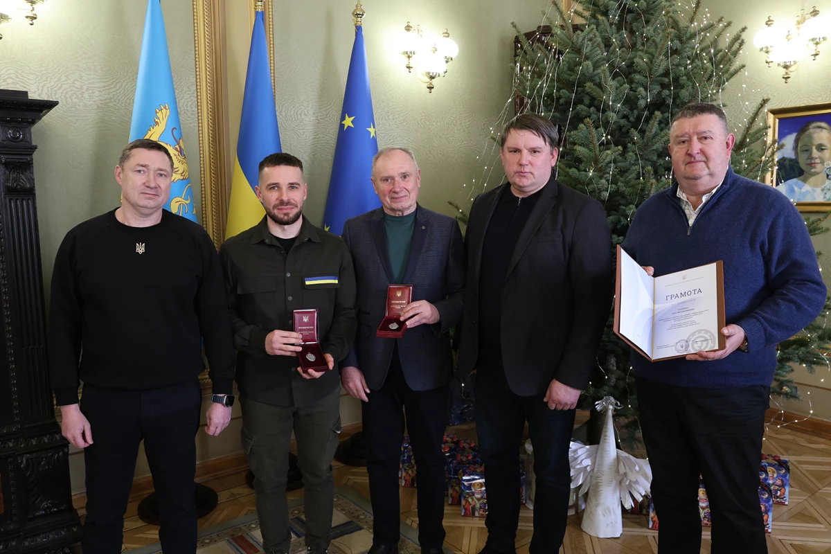 zvannya-zasluzhenyy-likar-ukrayiny-1