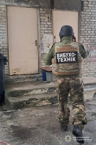 У Львові на території школи виявили предмет, схожий на корпус гранати - 2