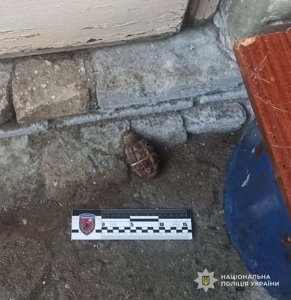 У Львові на території школи виявили предмет, схожий на корпус гранати - 3