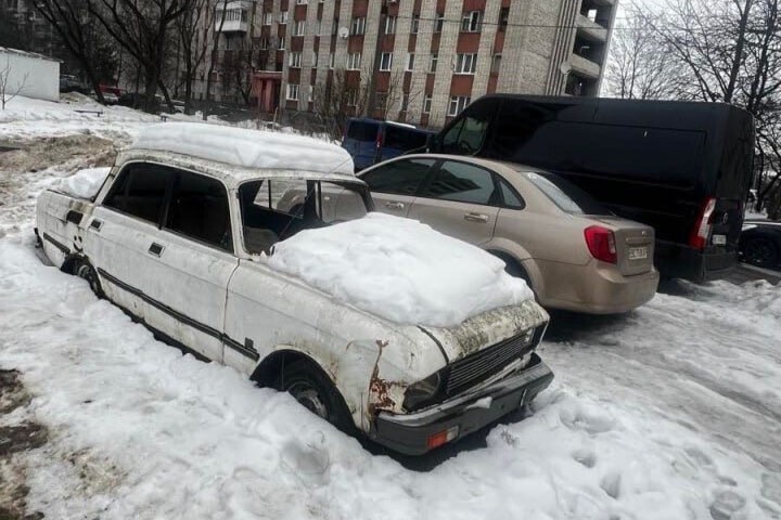 Найближчим часом із вулиць Львова заберуть ще 20 занедбаних авто - 5