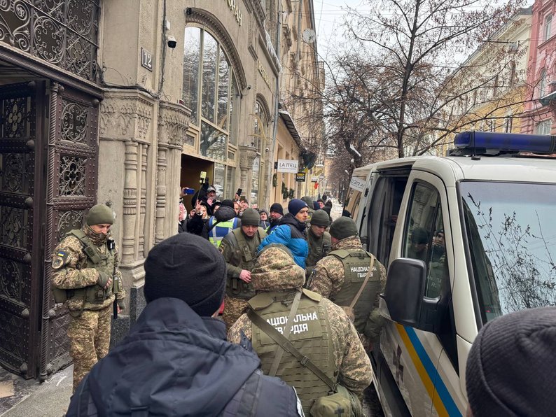 81b4ffb180785712 (1)